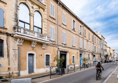 Théâtre du Balcon vu depuis la rue Guillaume Puy