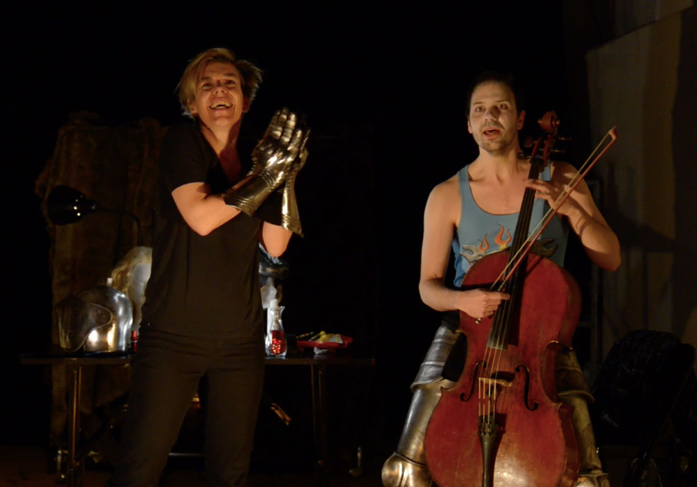 Philtre d'amour © DR 1 Spectacle Philtre d'amour, un homme joue du violoncelle pendant qu'une femme chante